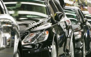 Rousseff también ha dictado normas para regular el uso de vehículos oficiales, todo lo cual ha enmarcado en una llamada “reforma administrativa” 