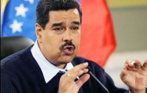 El cierre decretado por Maduro argumenta que “subsisten las circunstancias extraordinarias que afectan el orden socioeconómico y la paz social”.