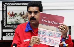 “En base a un 30% máximo de ganancia, debe establecerse el precio máximo de venta al público de todos los servicios y de todos los productos” dijo Maduro