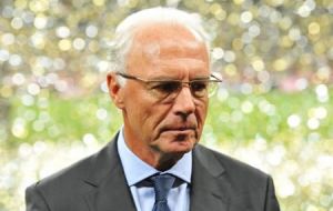 El Kaiser era miembro del Comité ejecutivo de FIFA cuando la votación de 2010 que atribuyó las sedes de los Mundiales de 2018 a Rusia y de 2022 a Qatar.