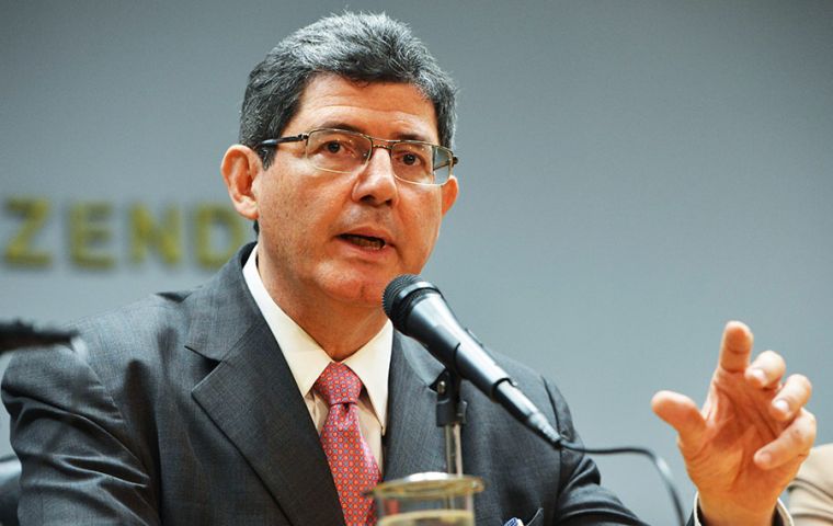 El ministro de Hacienda, Joaquim Levy, reiteró que Brasil “necesita más impuestos, así sean provisionales” y “una sacudida” para retomar el crecimiento