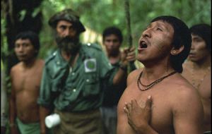 Los indígenas afirman que el incendio es de “origen criminal” y acusan a los explotadores forestales clandestinos de haberlo provocado. 