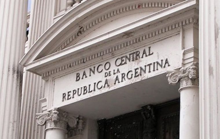Los activos del Banco Central descendieron 0,2% y cerraron este martes en 26.869 millones de dólares. 