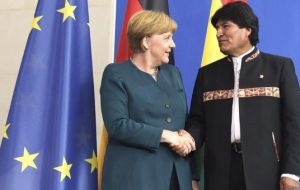 Merkel reveló que el litigio por la salida al mar que reclama Bolivia había sido una de las cuestiones abordadas en su conversación con el presidente Morales
