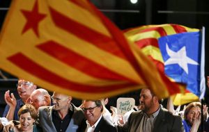 Los independentistas, Junts pel Si y CUP quieren aprobar el lunes una resolución proclamando “el inicio del proceso de creación del Estado catalán” 