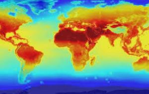 “2015 será probablemente el año más cálido, con temperaturas en la superficie del océano a los niveles más elevados desde que comenzaron las mediciones. 