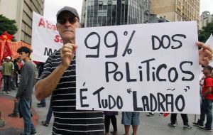 El estudio mostró por primera vez que los brasileños consideran que el principal problema del país es la corrupción, lo que preocupa al 34%