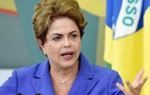 La petición argumenta que Rousseff incurrió en delitos fiscales al avalar maniobras irregulares que permitieron maquillar los resultados fiscales