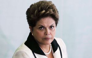 Como primer paso la Cámara Baja debe nombrar una comisión de 65 diputados de 23 partidos que decidirán si Rousseff será sometida o no a un juicio político.