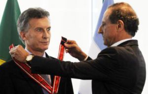 La poderosa Federación de Industrias de Sao Paulo (Fiesp), condecoró a Macri en reconocimiento a su carrera empresarial y política.