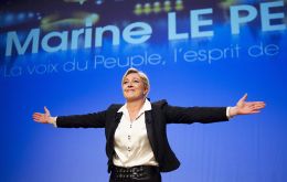 El FN está al frente en tres regiones clave: el norte del país (Norte Paso de Calais Picardía), con la presidenta del partido Marine Le Pen como candidata.