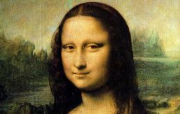 La reconstrucción muestra otra imagen de una modelo mirando hacia un lado, que permanece oculta debajo de la que es la obra más célebre de Da Vinci.