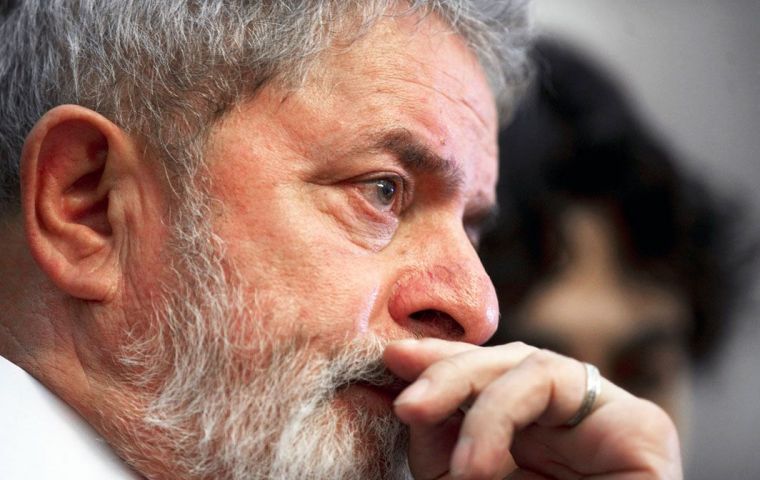 Los responsables de la investigación enviaron un oficio para pedirle a Lula que se presente ante una comisaría para ser escuchado en la calidad de testigo