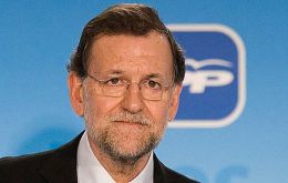 Rajoy no quiere hablar por ahora de coaliciones, pero tiene la intención de reunirse con Pedro Sánchez del PSOE y Albert Rivera de Ciudadanos.