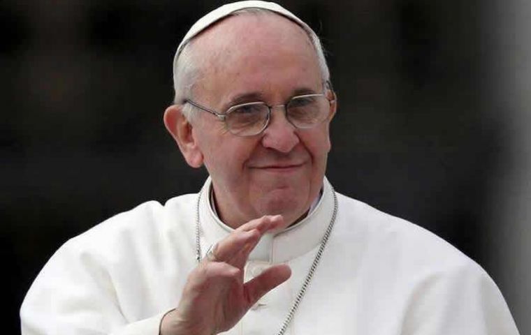 Durante una visita al pesebre de la Plaza de San Pedro, un mexicano lo señaló y le gritó: “¡Te esperamos en México! ¡Papa, bienvenido en febrero a México!”.