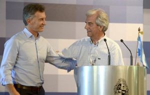 Vázquez agradeció a Macri “por contemplar a Uruguay para que sea el primer país que visita en ejercicio de su presidencia”