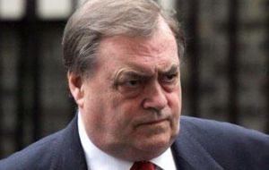 El ex vice primer ministro laborista Prescott acusó a Marr de la BBC de hacer preguntas pensando en los titulares de la prensa conservadora 