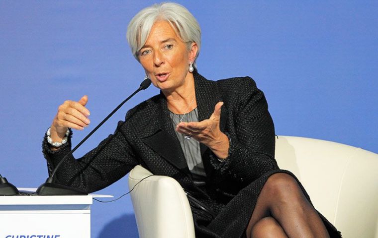 “Sí, soy candidata a un segundo mandato”, afirmó Lagarde al canal francés de televisión France 2.