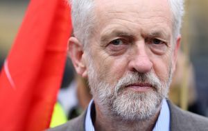 Jeremy Corbyn agitó el 'avispero' con sus declaraciones respecto a su propuesta del futuro para las Falklands