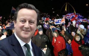 La oficina de Cameron indicó que la posición sobre las Falklands permanece siendo la misma y que el referéndum mostró que ”los Isleños de seguir siendo británicos”.