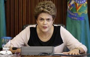 Rousseff volvió a pedir el apoyo del Congreso para la aprobación de un nuevo impuesto que tasaría las operaciones financieras en un 0,2%