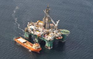 Los dueños de Eirik Raude, Ocean Rig recibieron el 31 de enero una notificación de ruptura de contrato por obligaciones materiales de parte de Premier Oil