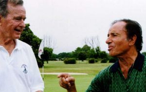 En diciembre de 1990, el por entonces presidente George H. W. Bush (padre) había mantenido un encuentro con Carlos Menem en la Quinta de Olivos