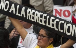La oposición celebró el triunfo del NO, según sondeos a salida de urna, en el referendo sobre reforma para permitir que Morales vuelva a postularse en 2019