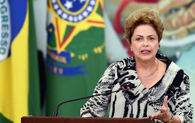 “Convocamos a nuestros militantes y simpatizantes y llamamos a los brasileños en todos los municipios a que salgan para defender a Brasil y a la democracia”