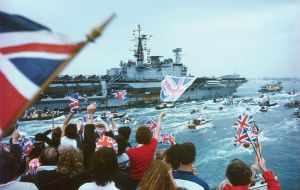 El conflicto del Atlántico sur en 1982 le demoró su condena al desaguace, a donde partió armado con la Fuerza de Tareas que recuperó las Falklands