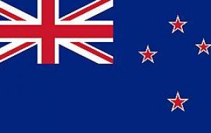 La actual bandera neozelandesa es de color azul y tiene en su esquina superior izquierda la “Union Jack”
