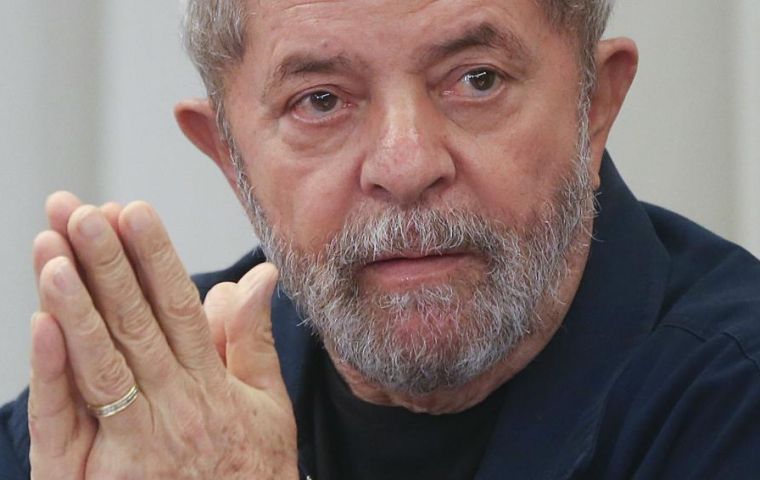 La Fiscalía de Sao Paulo acusó a Lula de los delitos de ocultación de patrimonio, lavado de dinero y falsificación de documentos