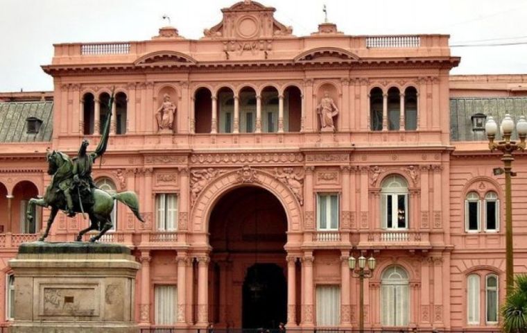 El Ejecutivo busca transformar el Palacio de Gobierno desde un actual “museo del populismo” a un recinto más institucional.