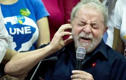 La Fiscalía de Sao Paulo solicitó la prisión preventiva de Lula por supuestos delitos de lavado de dinero y falsificación de documentos en un proceso por corrupción