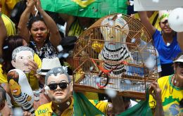 Según los organizadores, en Sao Paulo participaron 2,5 millones de personas y otro millón tomó las calles de Río de Janeiro