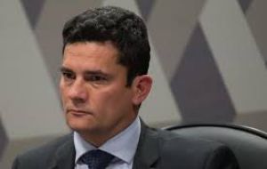 Rousseff también atacó al juez Sergio Moro, a cargo de “Lava Jato” que desmanteló un esquema de corrupción en torno a la estatal Petrobras