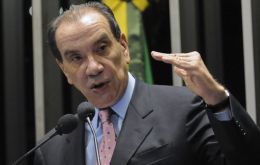 El senador Aloísio Nunes Ferreira, del opositor PSDB, cuestionó recientemente a la OEA por haber criticado un eventual “impeachment” contra Rousseff.
