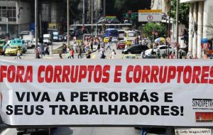 Petrobras, subsidiarias y tercerizadas echaron o dieron de baja a 169.700 personas entre 2014 y enero de 2016, según el diario “Folha de Sao Paulo”.