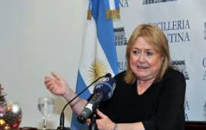 La canciller Susana Malcorra, dijo en una rueda de prensa que es “una cuestión del presidente en un período anterior y en su rol privado”