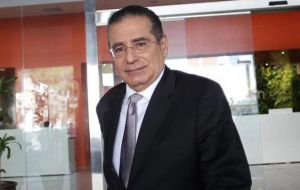 Fonseca Moro, socio de Mossack-Fonseca fue hasta hace poco ministro consejero de Varela, e importante figura en el partido de gobierno, Partido Panameñista. 