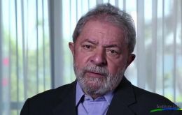 Lula comparó las frenéticas negociaciones con los diputados para la votación del domingo sobre el juicio político de Rousseff al “sube y baja” de la Bolsa de Valores.