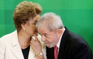 Según la prensa Lula y Rousseff están trabajando frenéticamente para juntar votos y evitar que la oposición llegue a los 342 necesarios para iniciar el juicio político