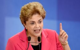 Temer intentó vender “terrenos en la Luna” a los brasileños y ofrecer un plan económico al empresariado sin tener en cuenta los planes sociales, acusó Rousseff