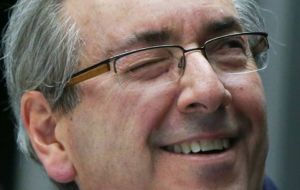 La jefa del Estado enfatizó que “Cunha apuesta a 'cuanto peor, mejor', tiene antecedentes que no lo abonan como juez de nadie sino como reo”.