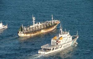 Las empresas pesqueras han pago el combustible a las patrulleras para que salgan de vigilancia pesquera en el Atlántico sur.