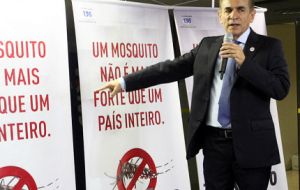 Castro renunció pese a haber manifestado en reiteradas ocasiones estar “comprometido” con su cargo y la lucha contra del Zika, citó la Agencia Brasil. 