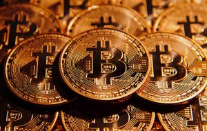 El “bitcoin” es un activo digital gestionado a través de un sistema de pago propio inventado por Wright bajo el pseudónimo de Nakamot