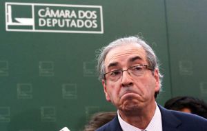  Cunha es actualmente el segundo en la línea de sucesión presidencial y, si Rousseff es suspendida por el Senado quedará primero en la línea detrás de Michel Temer