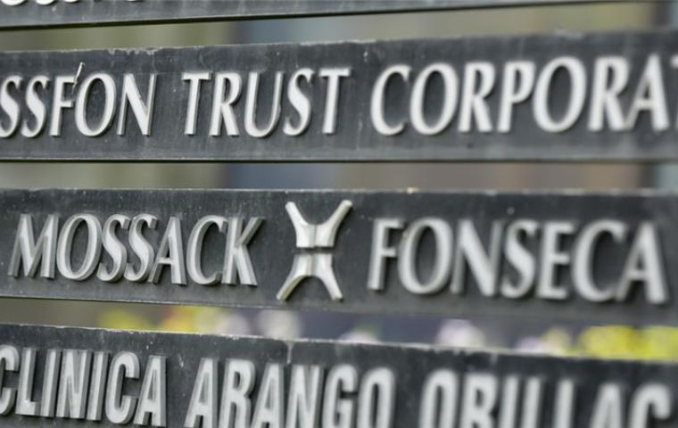 El Consorcio Internacional de Periodistas Investigativos (ICIJ) anunció que el 9 de mayo publicaría íntegramente documentos de los abogados Mossack Fonseca