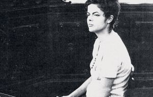 Rousseff arrestada en 1970 contó que recibió golpes y choques eléctricos en pies, manos, muslos, orejas y un seno.